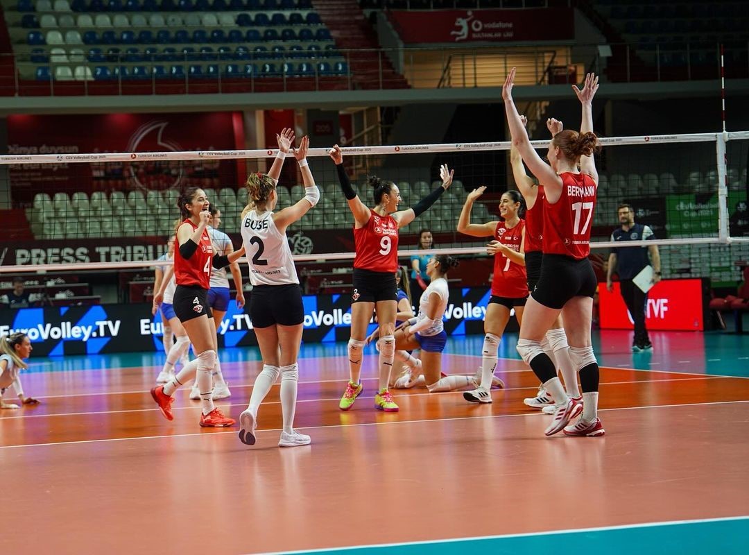 THY Kadın Voleybol Takımı, CEV Kupası&rsquo;nda play-off turuna y&uuml;kseldi
