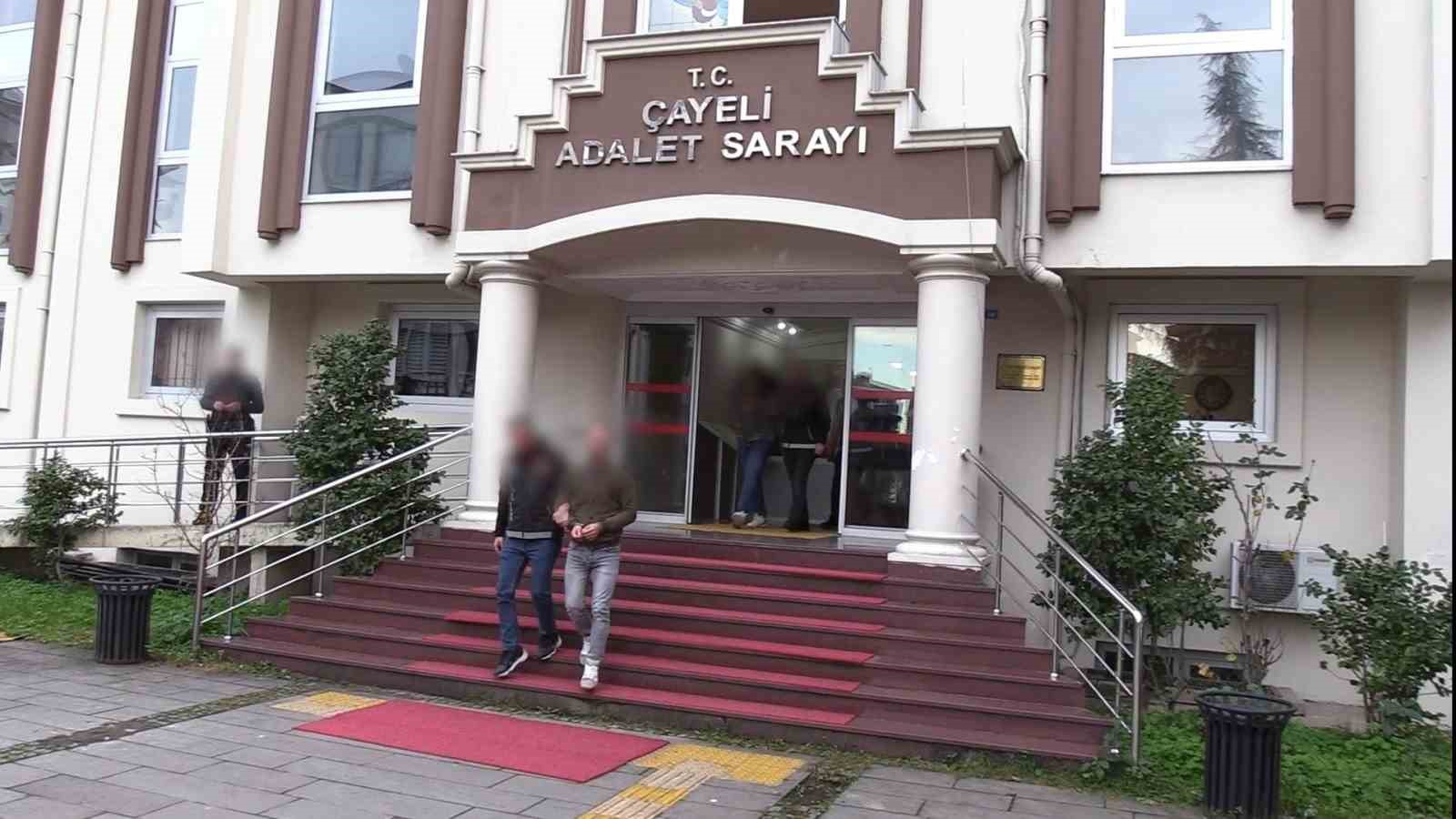 Rize&rsquo;de polisten torbacı operasyonu
