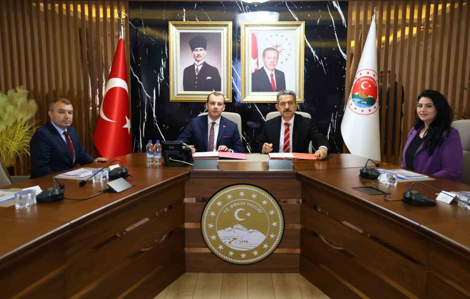 Şırnak Valiliği ve Cumhuriyet Başsavcılığı denetimli serbestlik h&uuml;k&uuml;ml&uuml;leri i&ccedil;in protokol imzaladı
