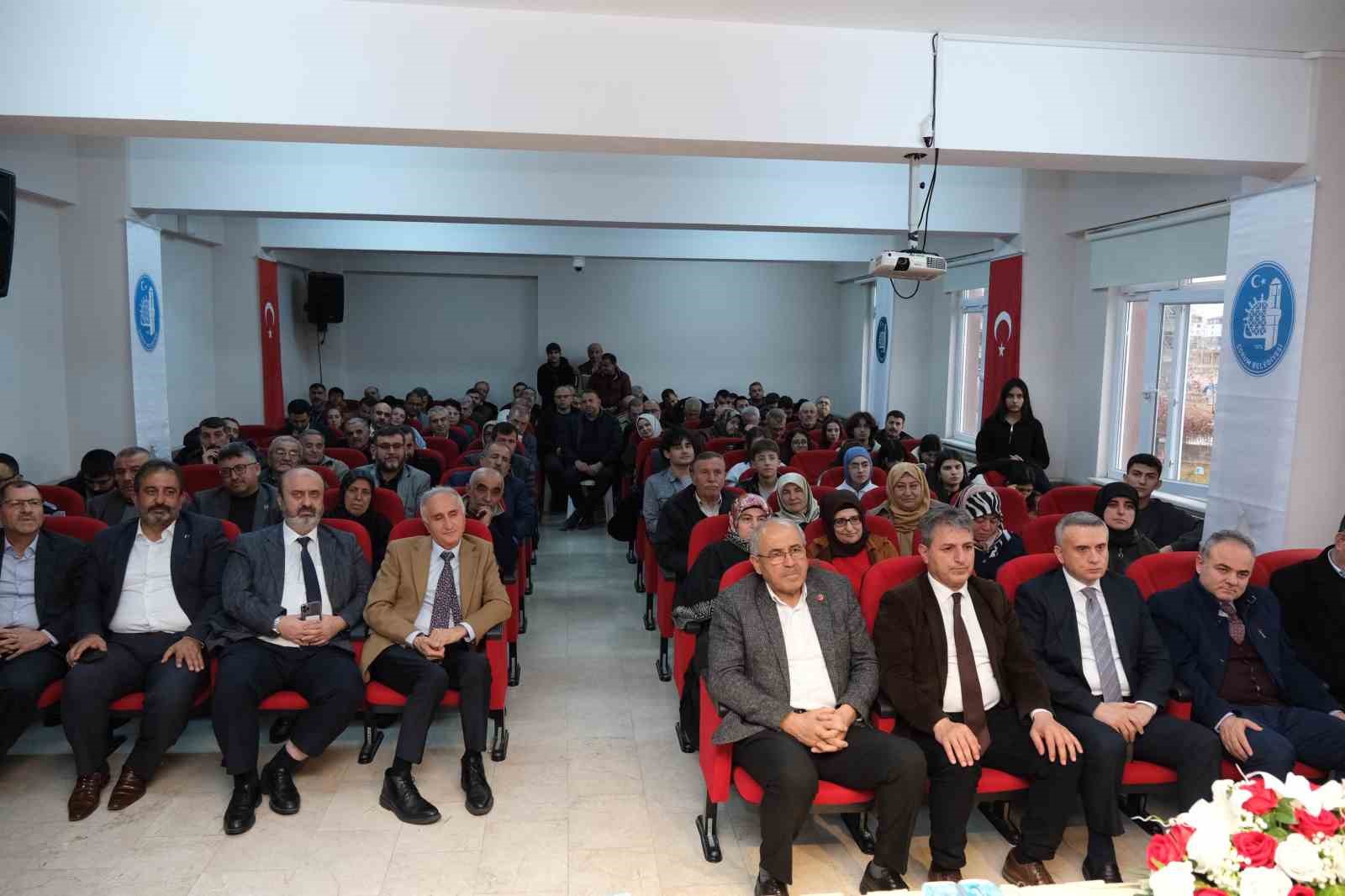 Başkan Aşgın Çepni Mahallesi sakinlerine yatırımları anlattı