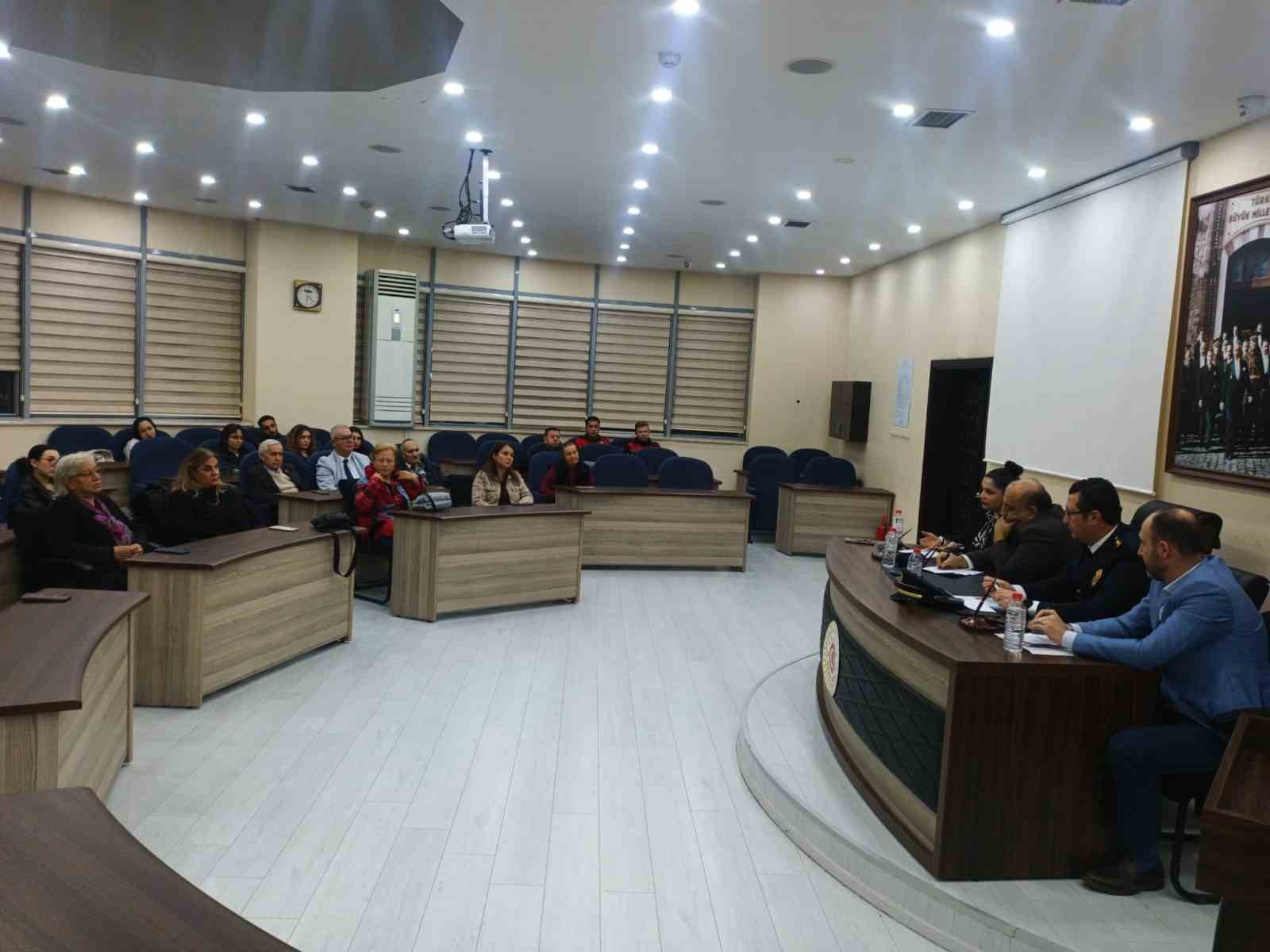 Yalova&rsquo;da "Sosyal Medyadan Sosyalleşmeye" paneli d&uuml;zenlendi
