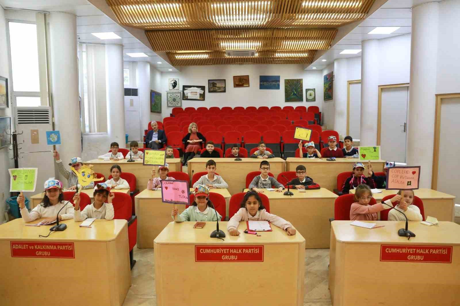 Burhaniye&rsquo;de &ouml;ğrenciler &ccedil;evre konusunda bilin&ccedil;lendi
