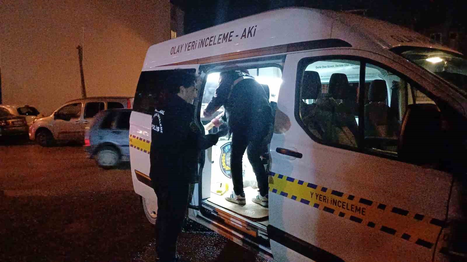 İş yerini kurşun yağmuruna tuttular