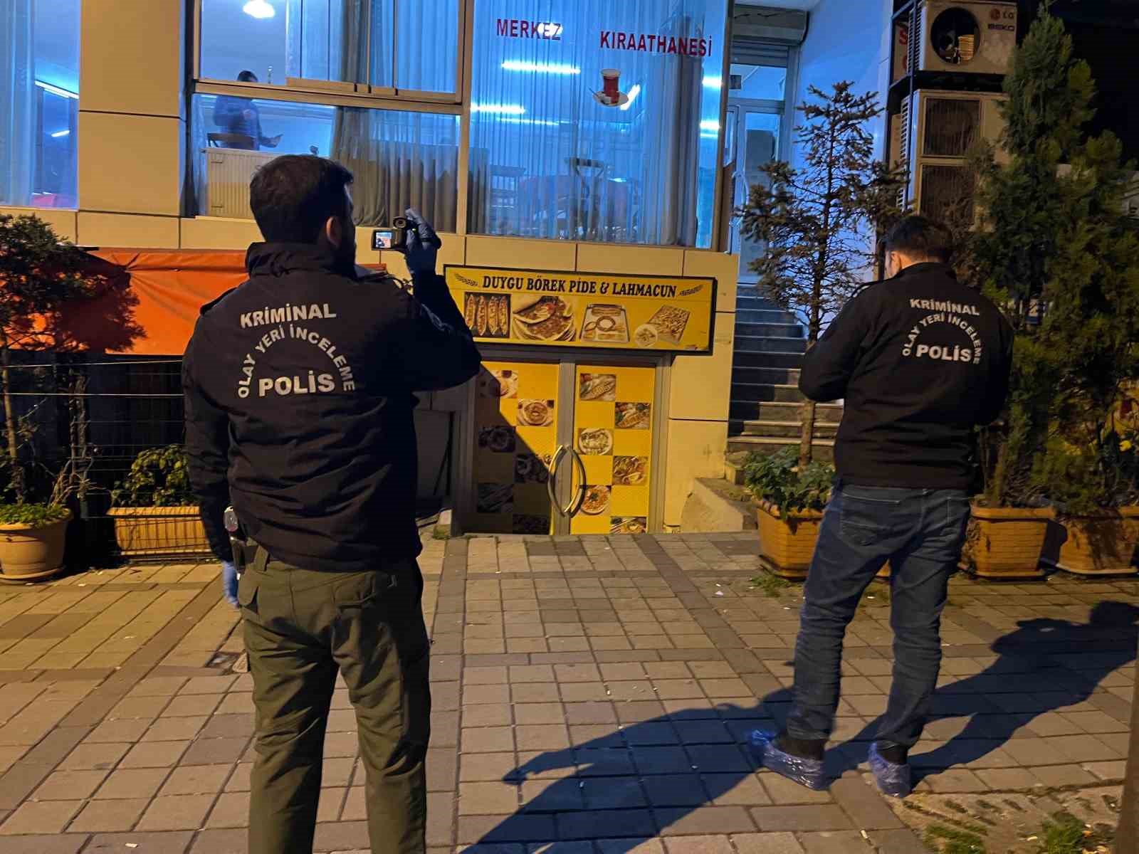 Bağcılar’da kıraathanede oturan adama silahlı saldırı: 1 ölü