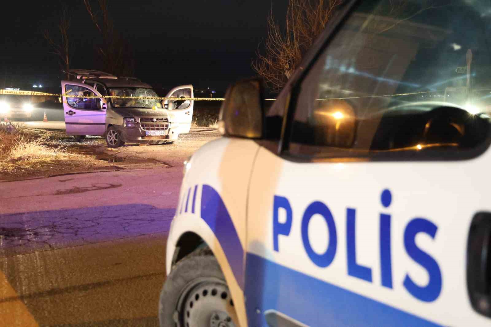 Aksaray’da araca tüfekli saldırı: 1 ağır yaralı