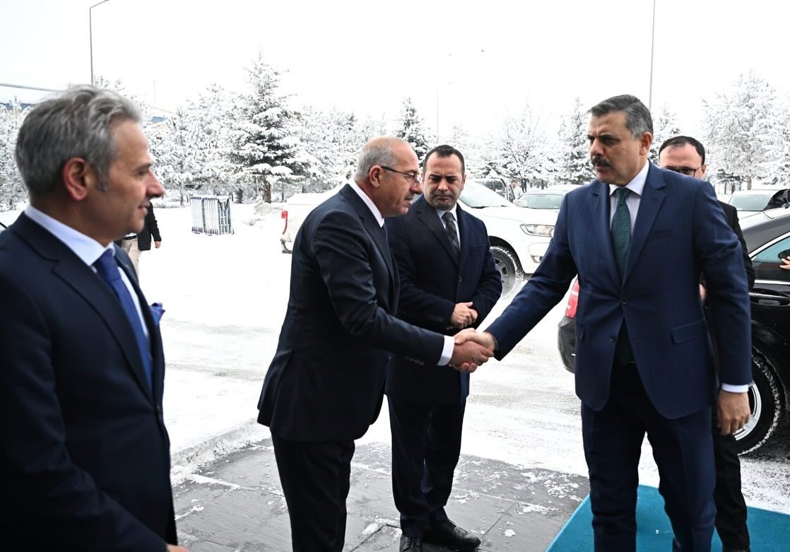 Erzurum&rsquo;da havaalanı kış tedbirleri zirvesi

