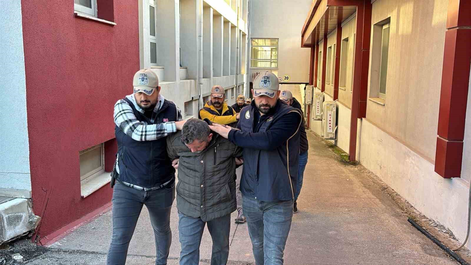 FET&Ouml; ş&uuml;phelisi 14 kişi adliyeye sevk edildi
