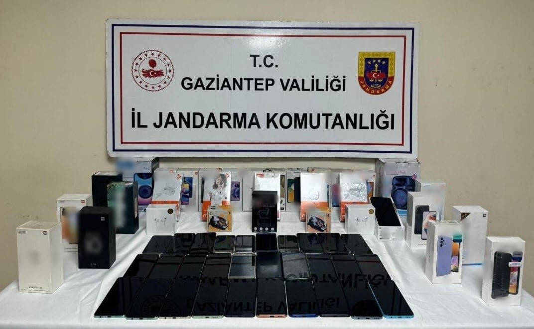 Gaziantep’te 1 milyon TL değerinde kaçak telefon ele geçirildi