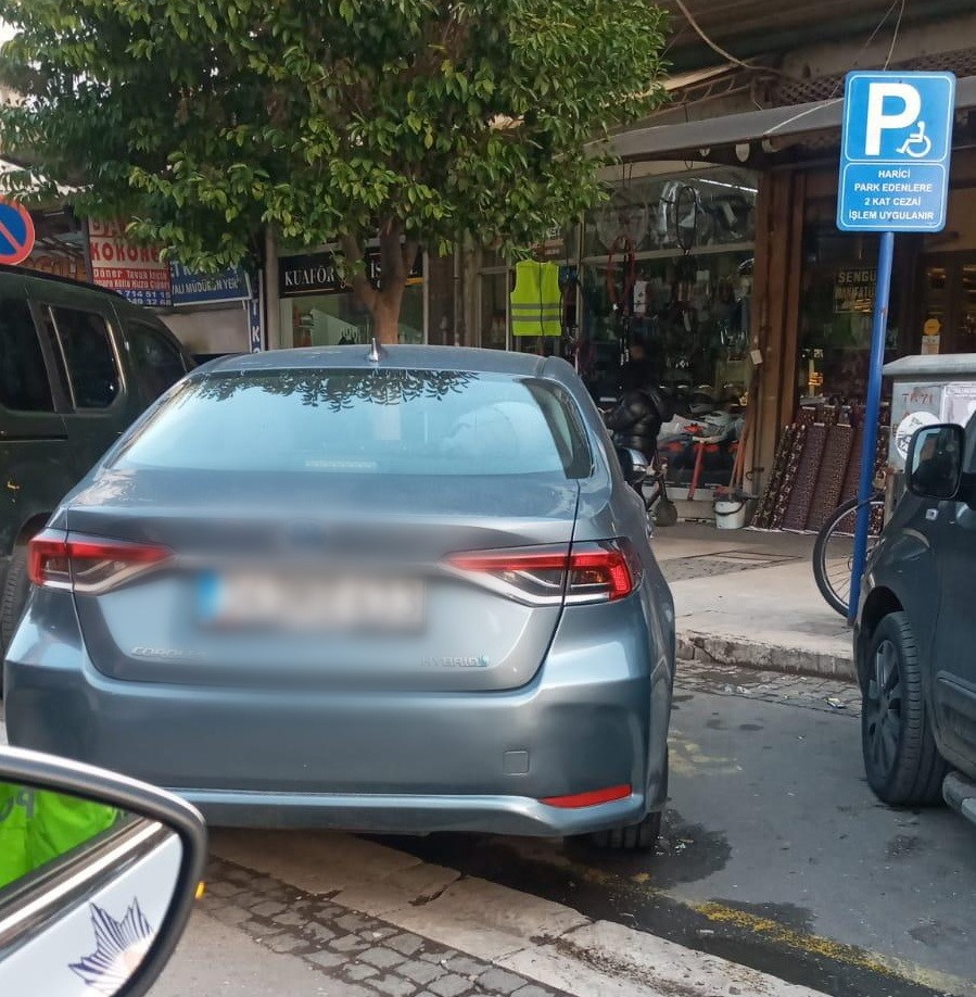 Salihli&rsquo;de 348 ara&ccedil; s&uuml;r&uuml;c&uuml;s&uuml;ne ceza yazıldı
