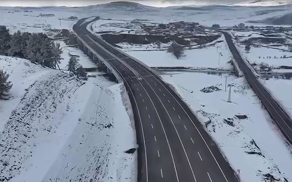 Ardahan&rsquo;da 276 metre uzunluğundaki Kura Viyad&uuml;ğ&uuml; trafiğe a&ccedil;ıldı
