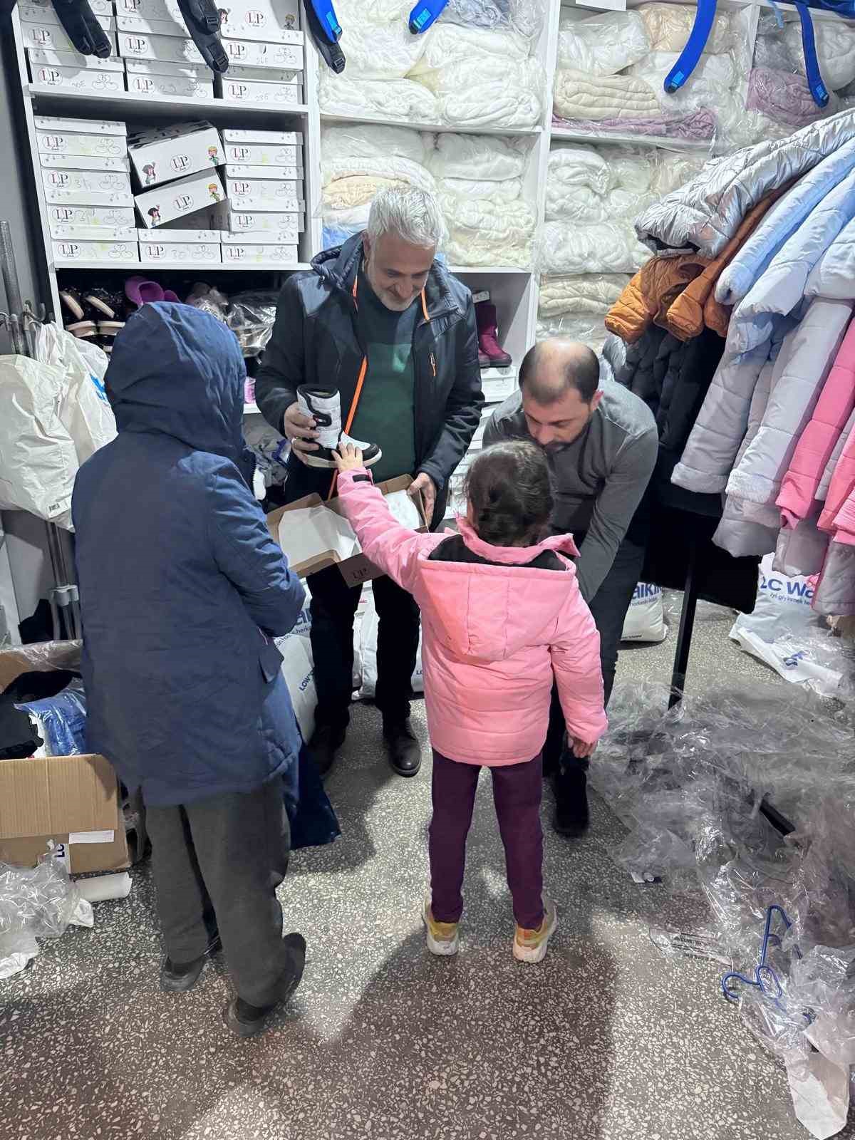 Elaziz Derneğinden yetim ve öksüz çocuklara kış yardımı
