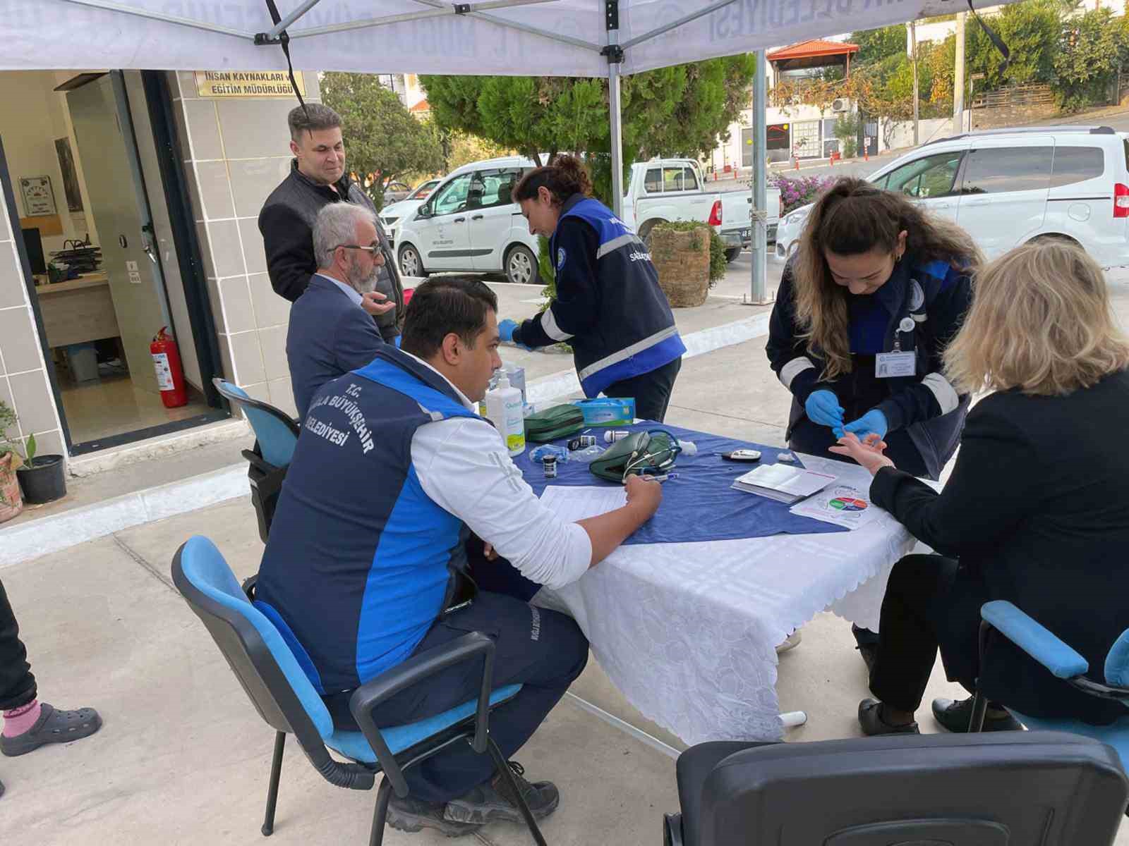 Muğla Büyükşehir 13 İlçede vatandaşların şekerine baktı
