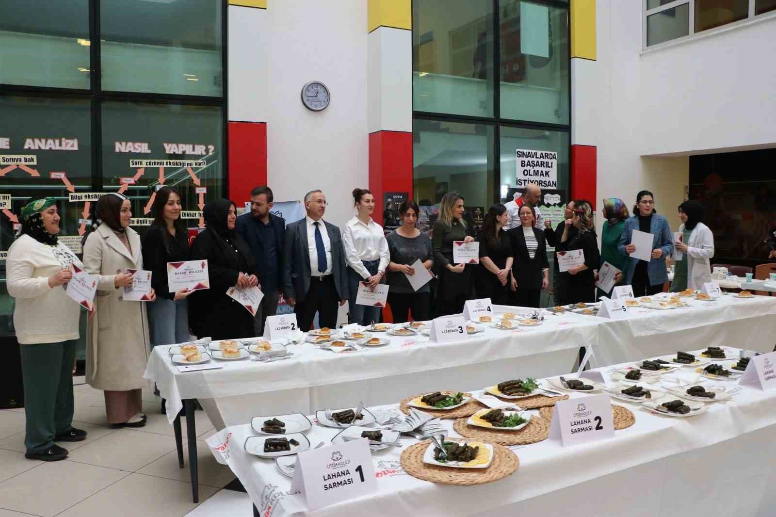 Rize&rsquo;de veliler y&ouml;resel yemeklerdeki h&uuml;nerlerini sergiledi
