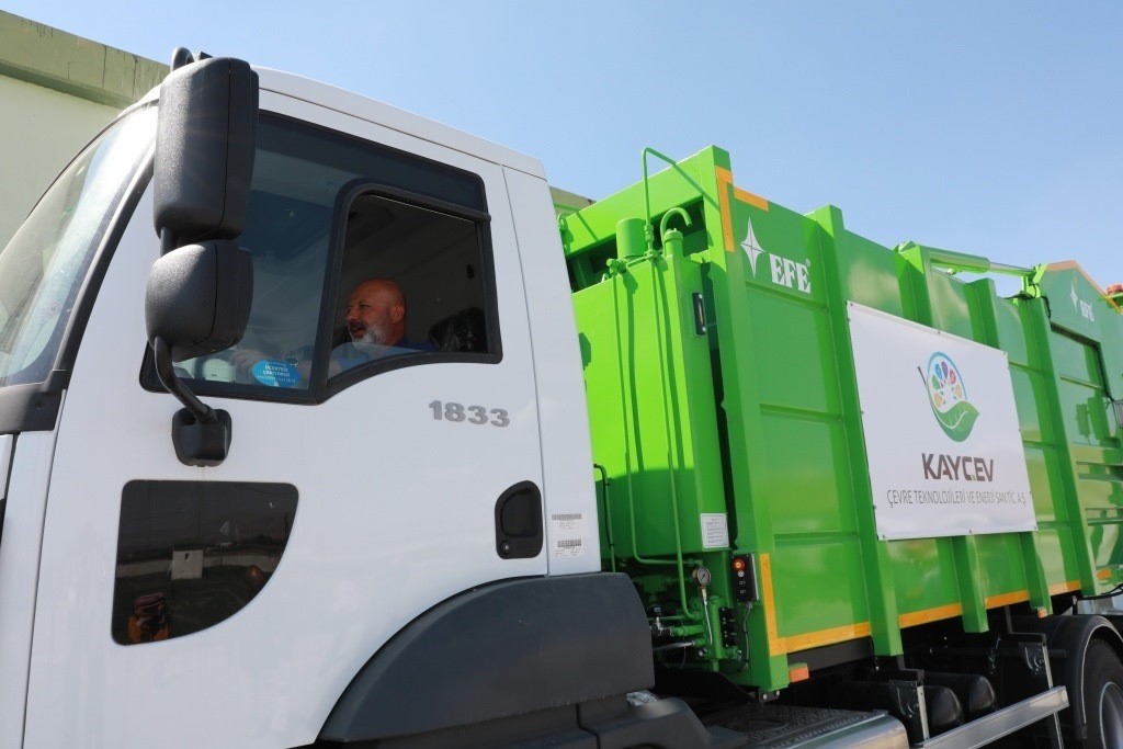 Başkan Çolakbayrakdar: "Türkiye’de ilk olan sistemle geri dönüşüme katkı sağlıyoruz"