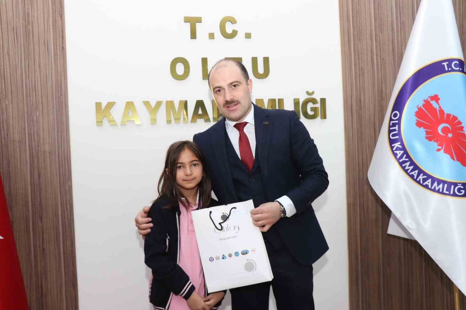 Afiş yarışmasında Oltu&rsquo;yu gururlandırdı
