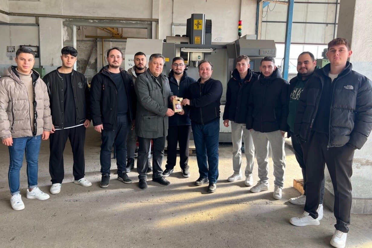 Tavşanlı Meslek Y&uuml;ksek Okulu &ouml;ğrencileri teoriyi pratiğe d&ouml;k&uuml;yor
