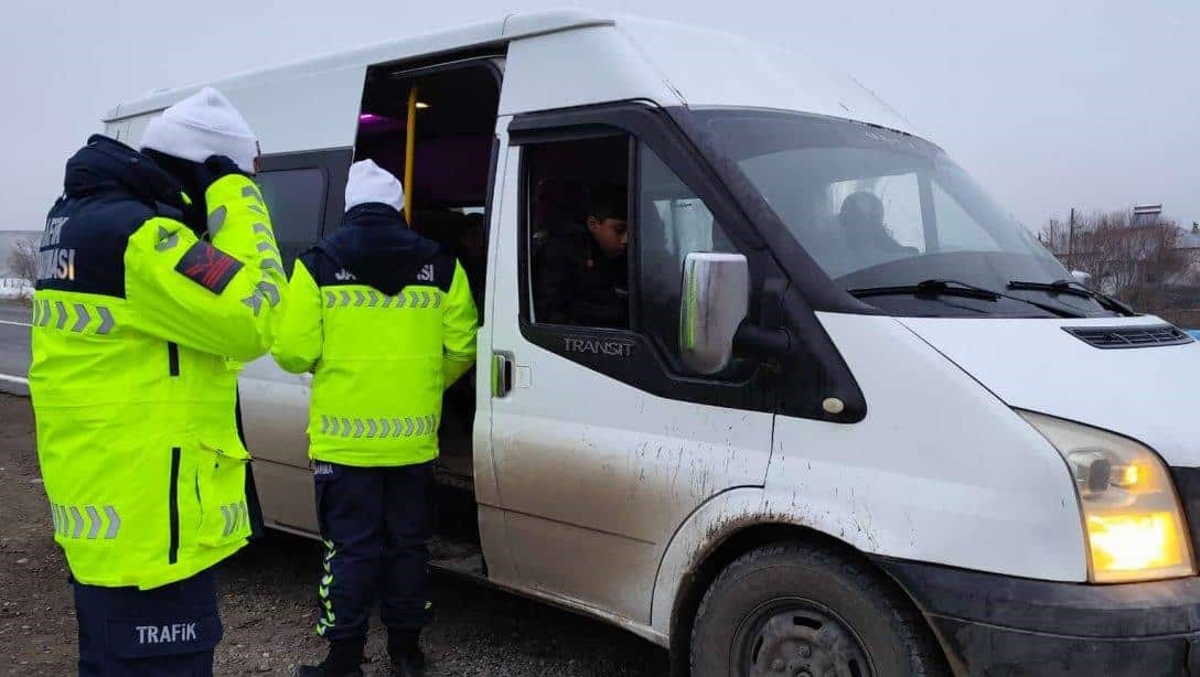 Tutak’ta servis araçları denetlendi
