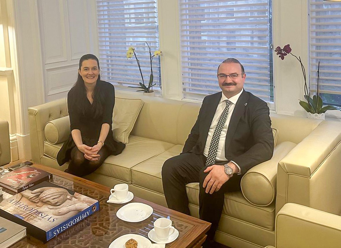 Rekt&ouml;r Hacım&uuml;ft&uuml;oğlu&rsquo;nun İngiltere ziyareti Edinburg el&ccedil;iliği ile tamamlandı
