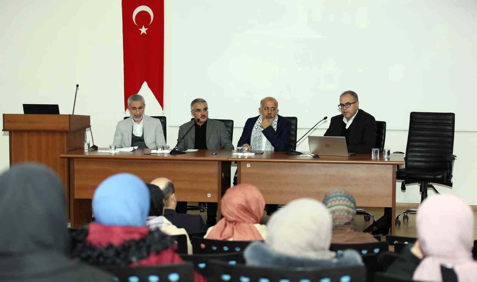 Gaziantep &Uuml;niversitesi&rsquo;nde &lsquo;İslam Hayattır&rsquo; paneli d&uuml;zendi
