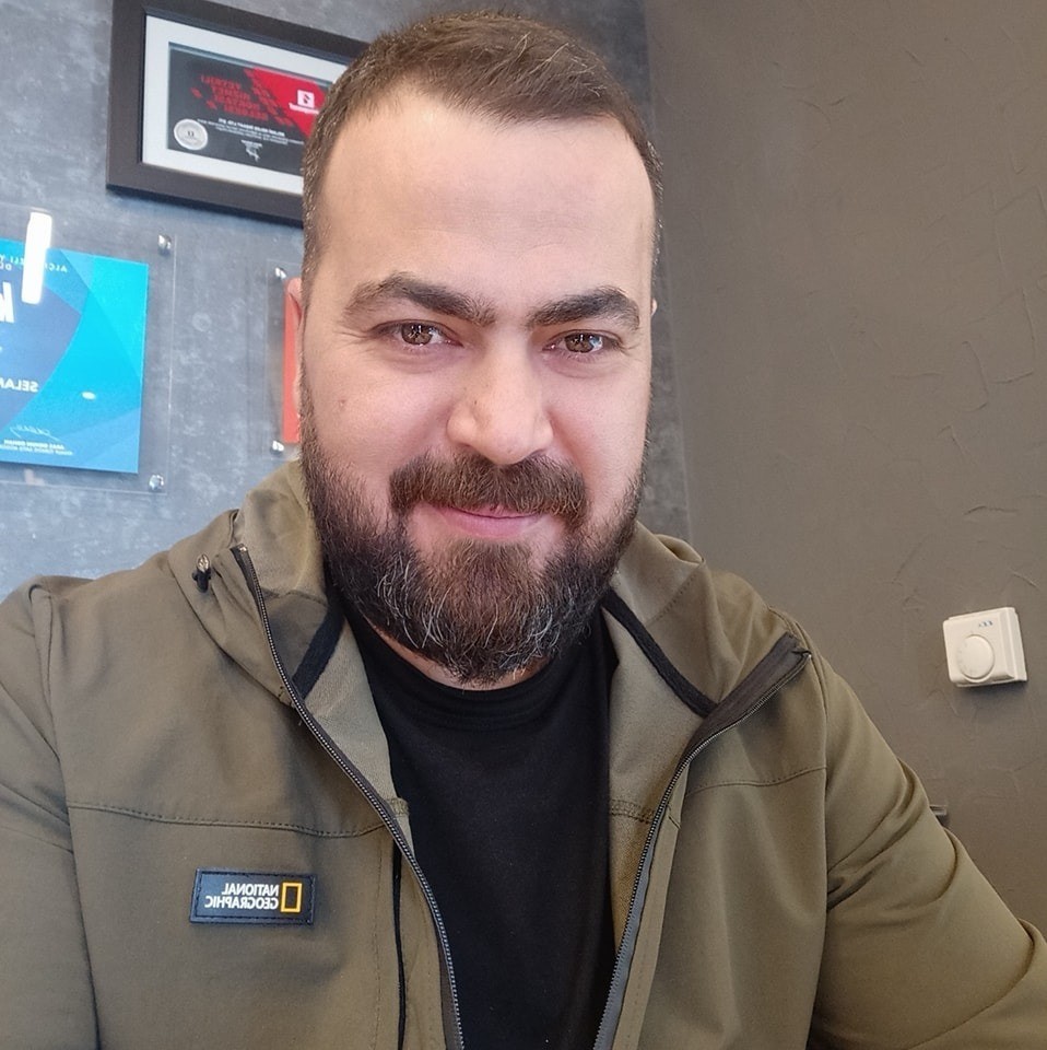 Aracında &ouml;l&uuml; bulunan BBP merkez il&ccedil;e başkanı toprağa verildi
