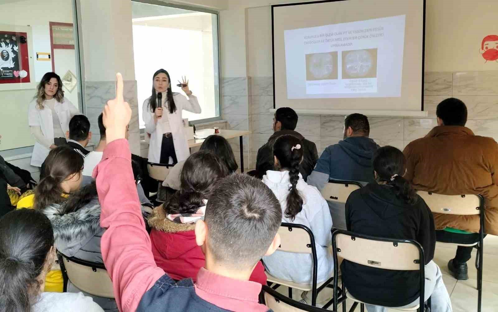 GA&Uuml;N Diş Hekimliği Fak&uuml;ltesi&rsquo;nden diş sağlığı eğitimi
