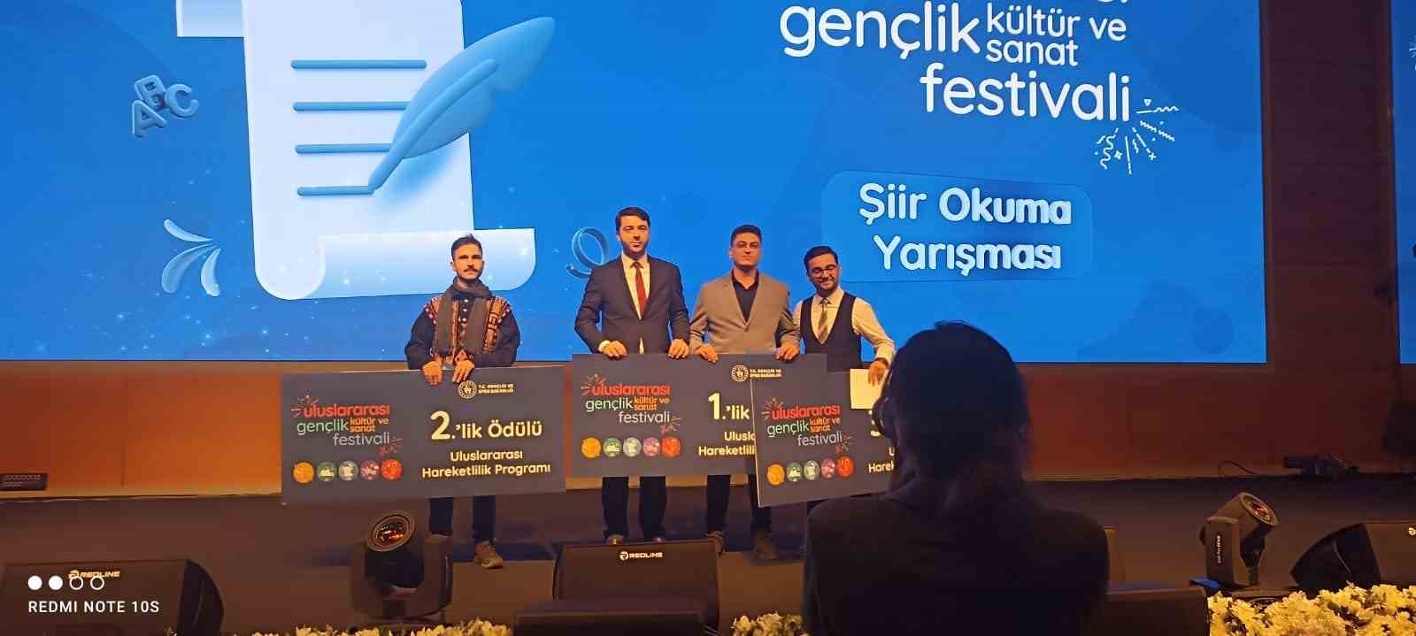 Sındırgı Gen&ccedil;lik Merkezi T&uuml;rkiye 2.si oldu
