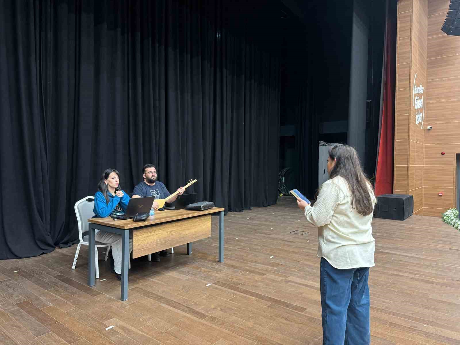 Başiskele y&ouml;resel halk oyunları kursu başladı
