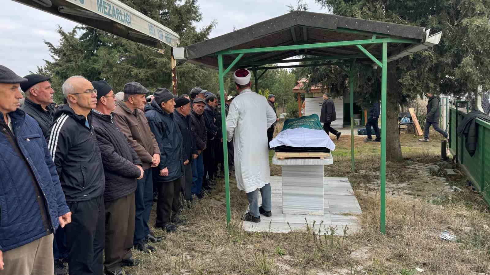 Edirne’deki kazada hayatını kaybeden 2 kişi Tekirdağ’da defnedildi