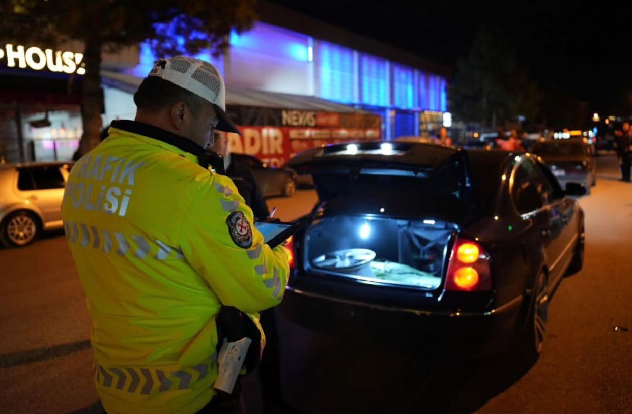 Isparta’da trafik denetimi: 39 sürücüye ceza, 2 araç trafikten men edildi