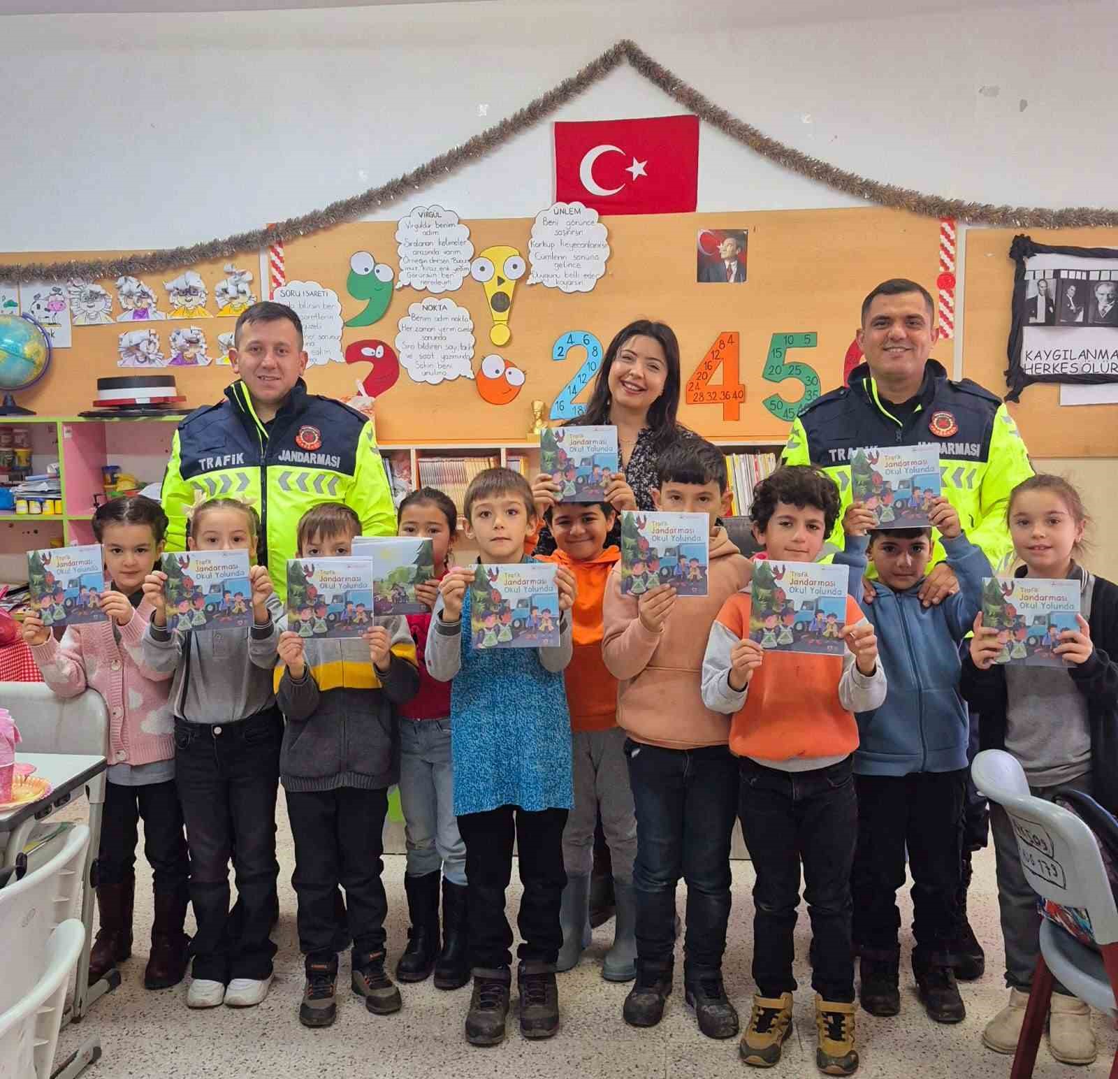 Kapaklı’da 22 öğrenciye trafik kuralları eğitimi verildi