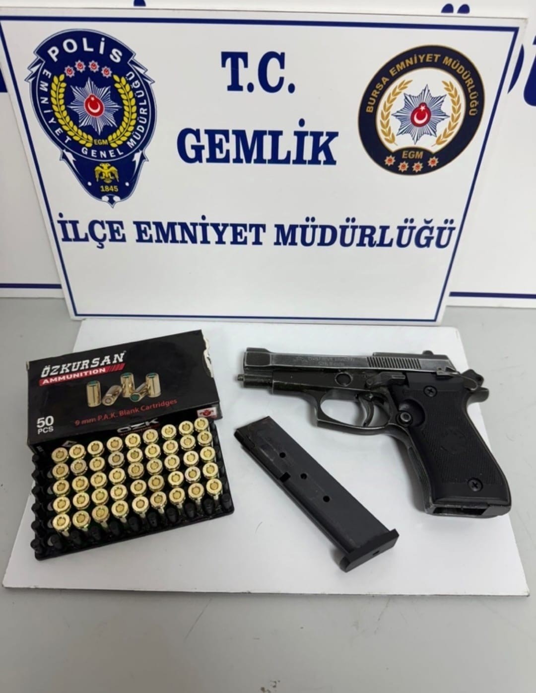 Gemlik’te sıkı denetim: 5 şüpheli yakalandı, 21 araç sürücüsüne ceza yağdı
