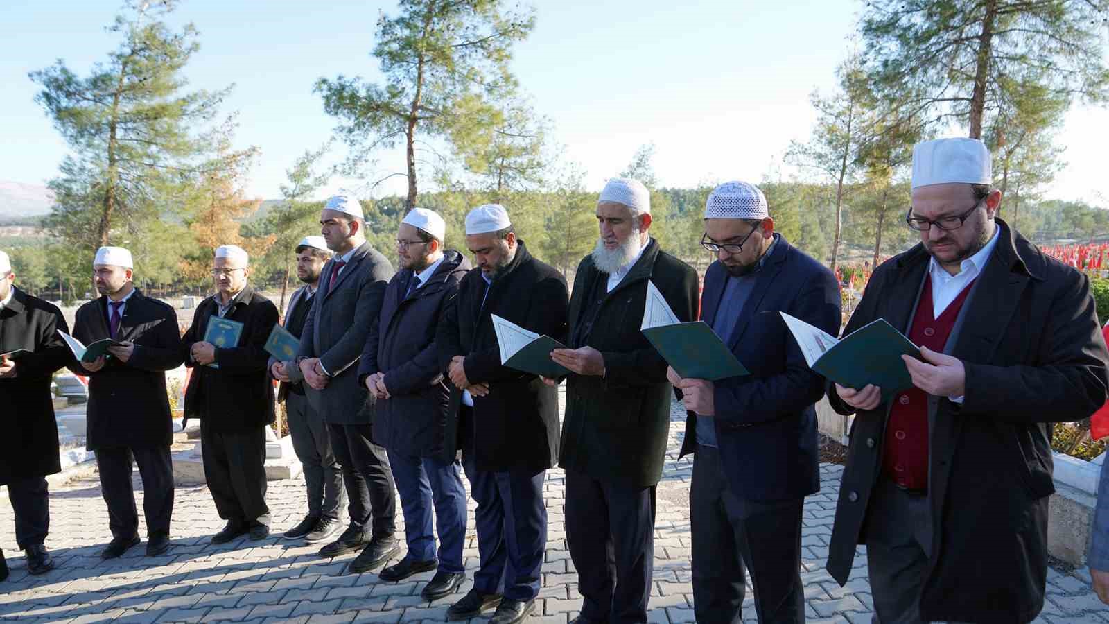 Kahramanmaraş’ta deprem şehitleri anısına bin bir hatim