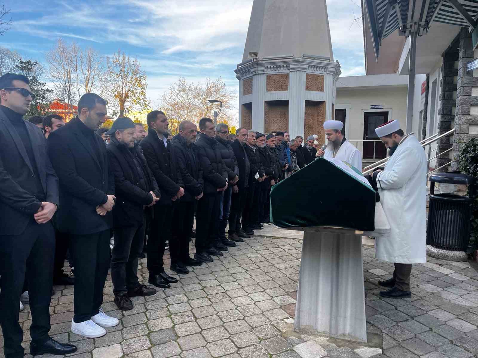 Beylikdüzü’nde silahlı saldırı sonucu hayatını kaybeden genç son yolculuğuna uğurlandı