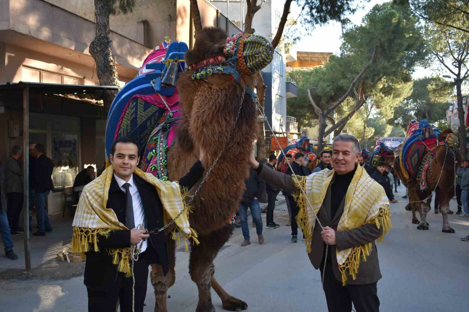 Kaymakam Özefe ve Başkan Erol’dan Buharkent Deve Güreşleri’ne davet