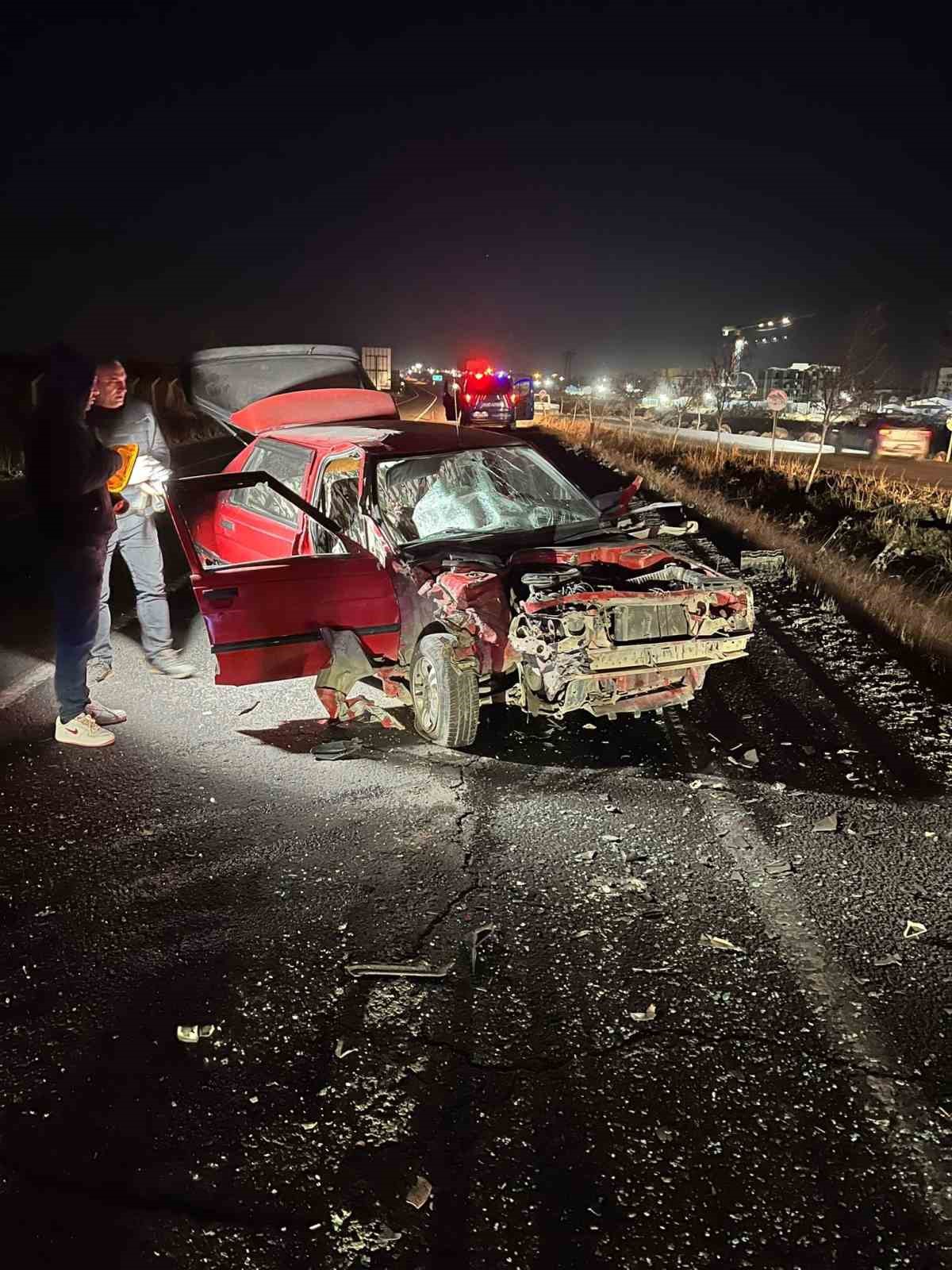 Şanlıurfa’da otomobil motosiklet ile çarpıştı: 1 ölü, 2 yaralı