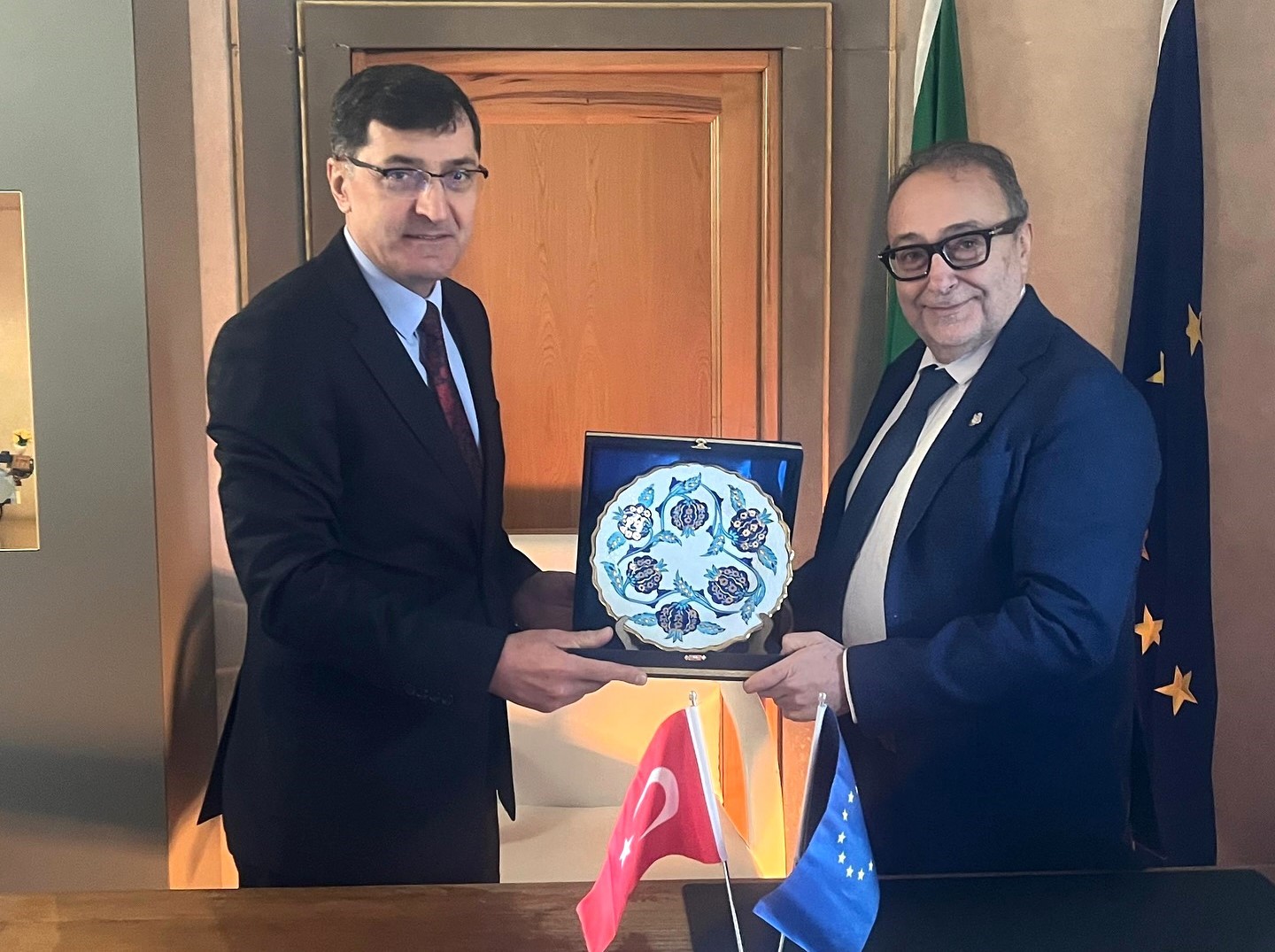 K&uuml;tahya Belediyesi ile İtalya ISIA &Uuml;niversitesi arasında iş birliği protokol&uuml; imzalandı
