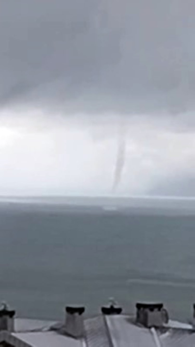 Rize’de bugün fırtına, hortum, dolu, yağmur, kar hepsi var