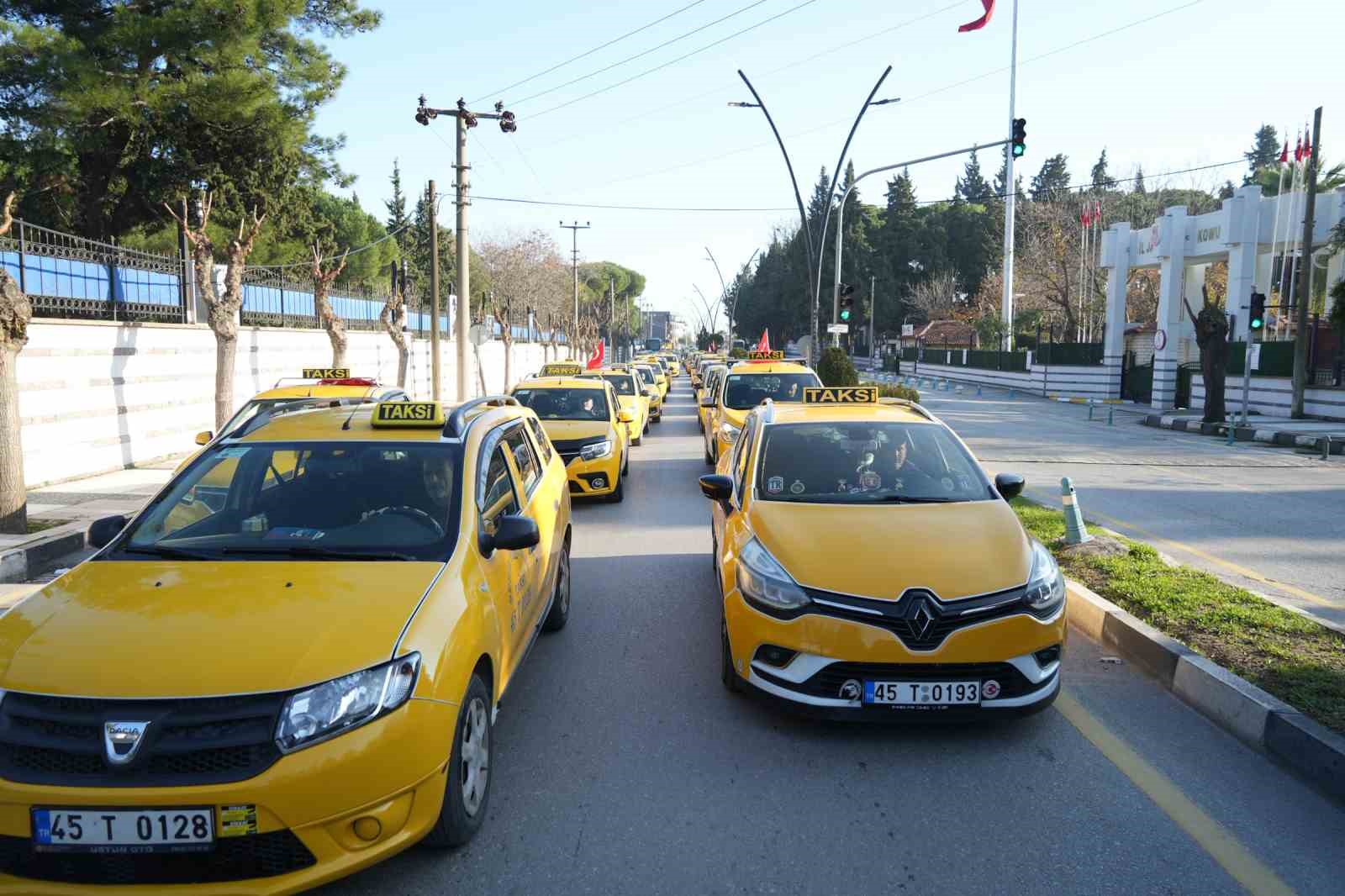 Saldırıya uğrayan taksi esnafını duygulandıran destek
