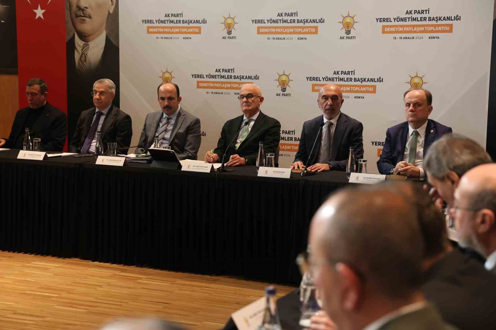 AK Partili B&uuml;y&uuml;kşehir Belediye Başkanları istişare toplantısında Konya&rsquo;da bir araya geldi
