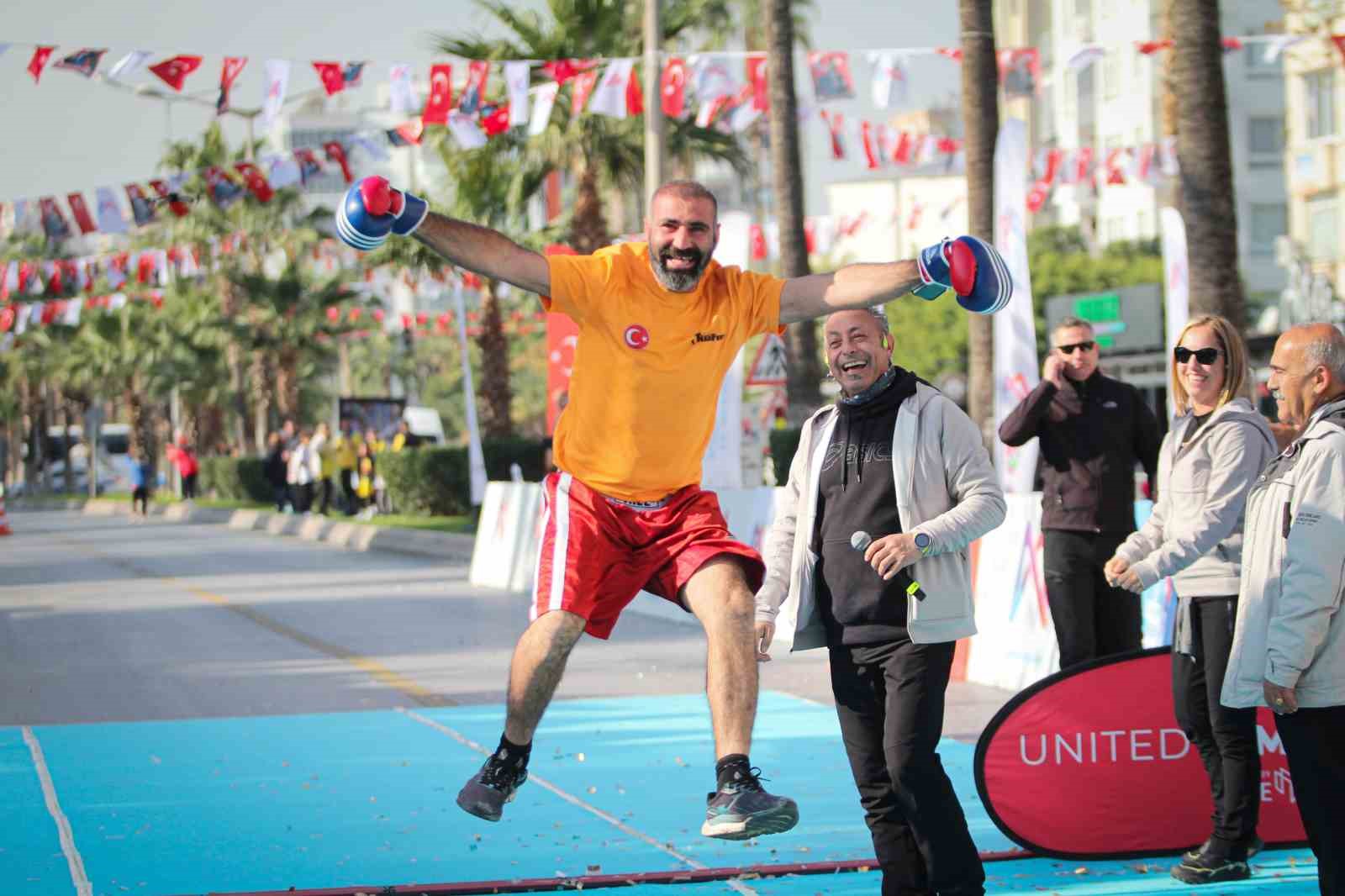 6. Uluslararası Mersin Maratonu: ’Türkiye Maratonlar Rekoru’ kırıldı
