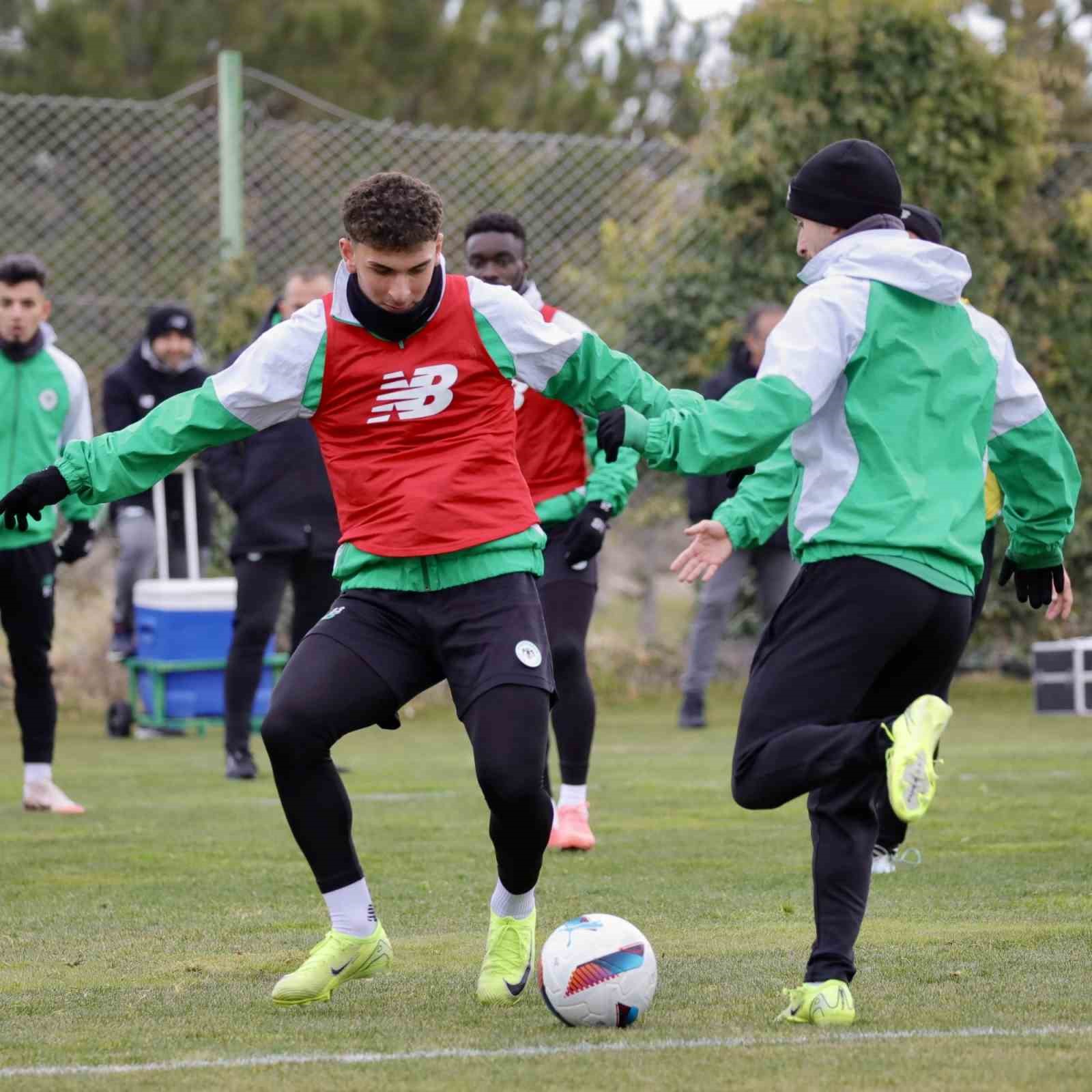 Konyaspor’da, Karacabey Belediye Spor maçı hazırlıkları başladı
