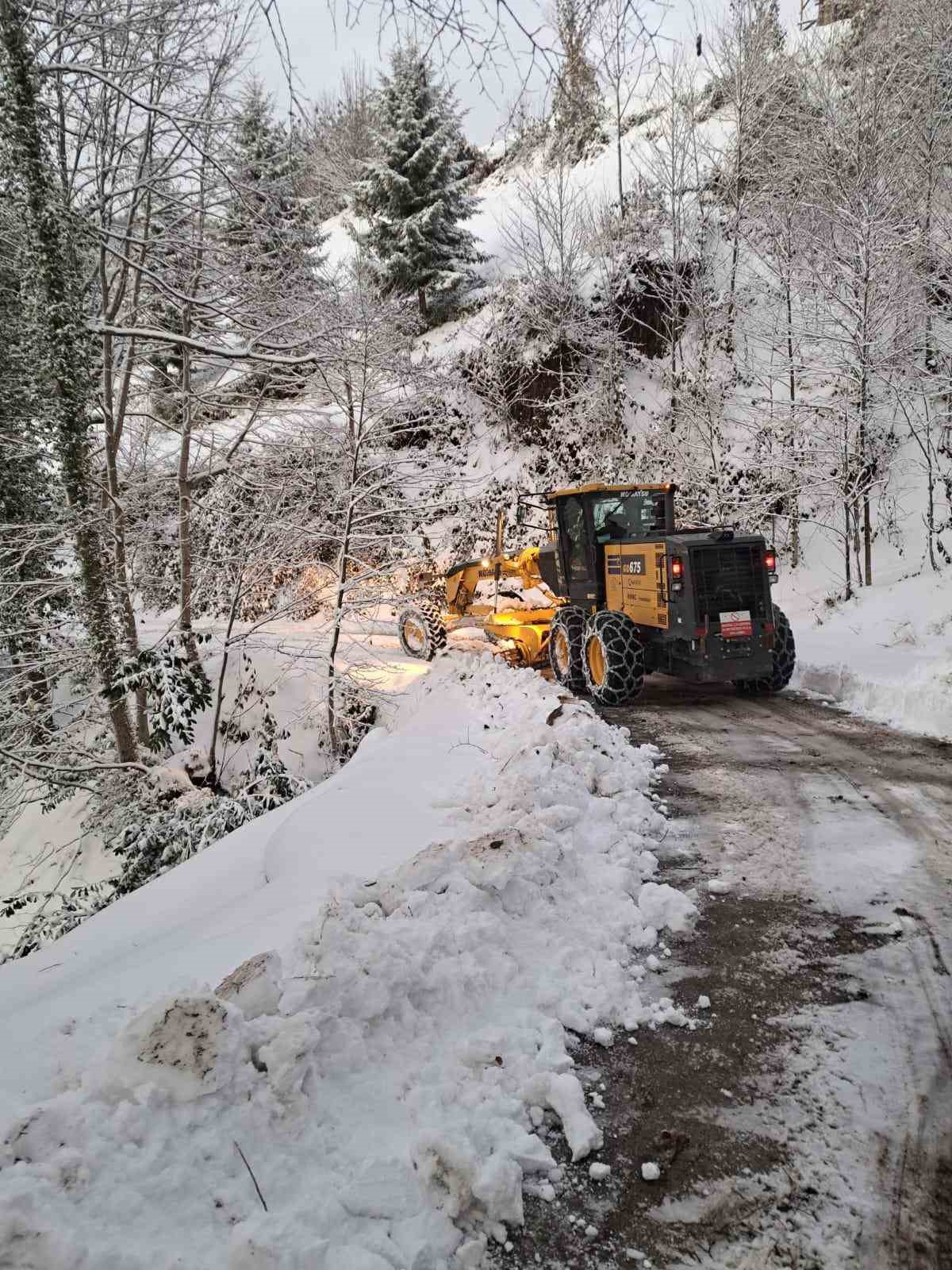 Rize’de 38 köy yolu ulaşıma kapandı
