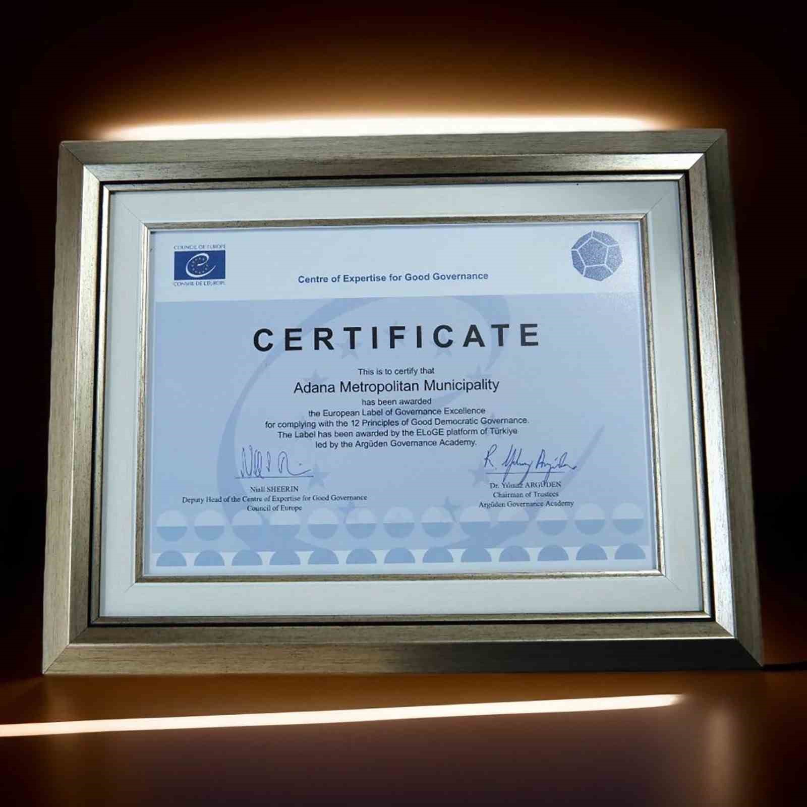 Adana B&uuml;y&uuml;kşehir Belediyesi, Avrupa Y&ouml;netişim M&uuml;kemmelliği Markası &Ouml;d&uuml;l&uuml;&rsquo;ne layık g&ouml;r&uuml;ld&uuml;.
