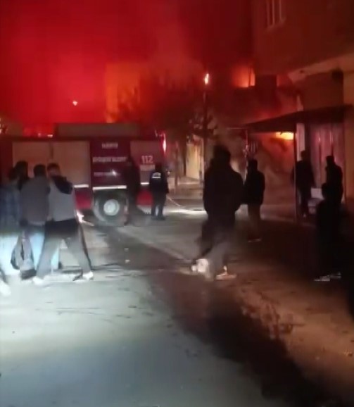 Gaziantep&rsquo;te iş yerinde &ccedil;ıkan yangın maddi hasara yol a&ccedil;tı
