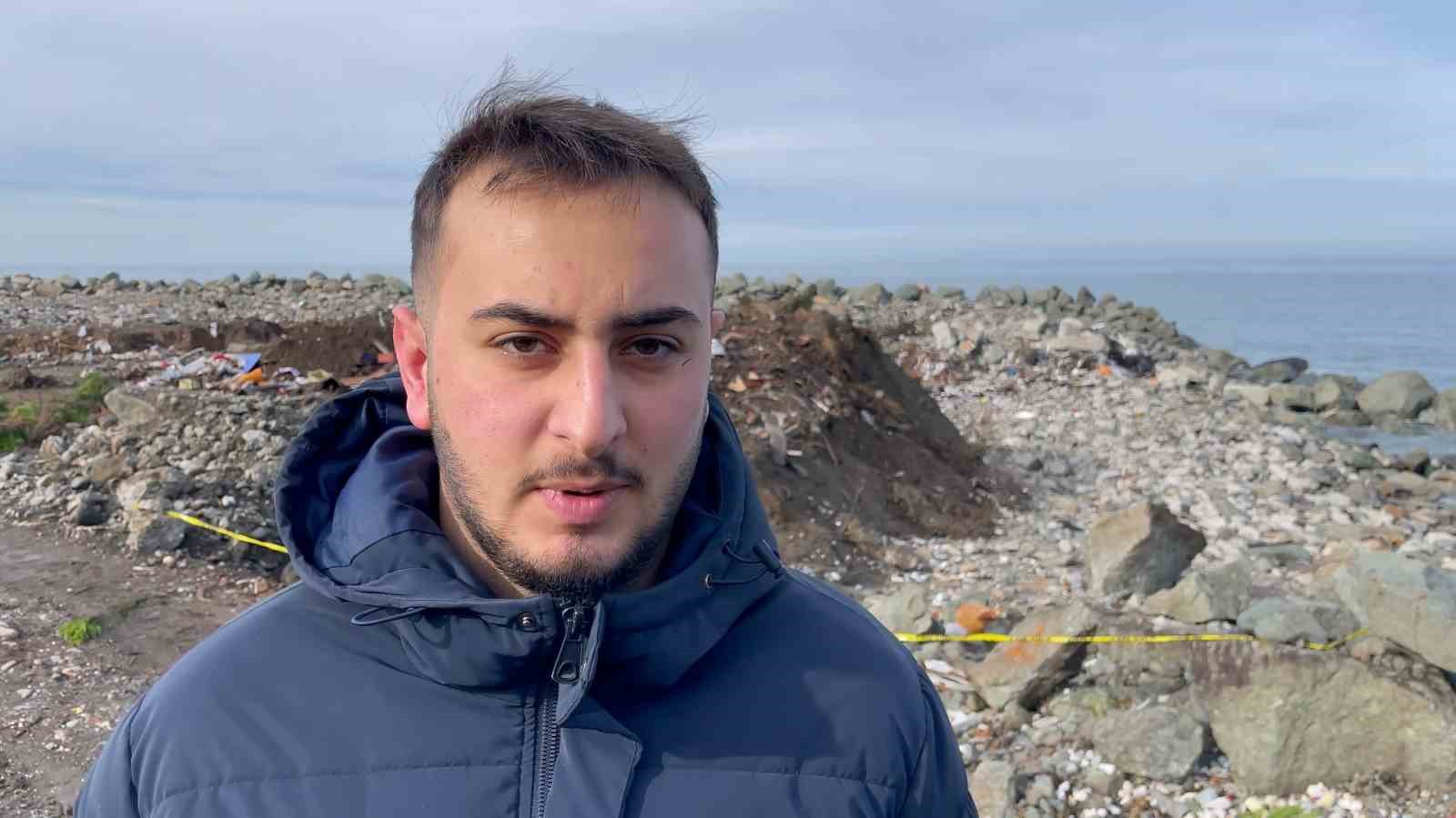 Fırtında dalgaların getirdiği deniz m&uuml;himmatı Rize&rsquo;de karaya vurdu
