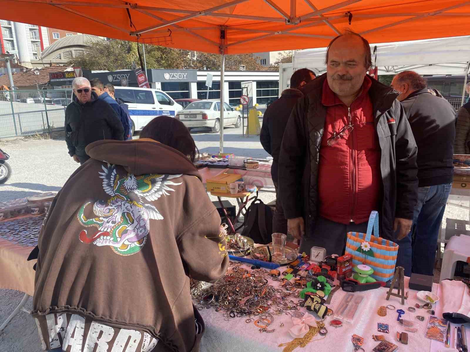 Son aylarda ilginin giderek arttığı Antika Pazarı’ndan vatandaş memnun