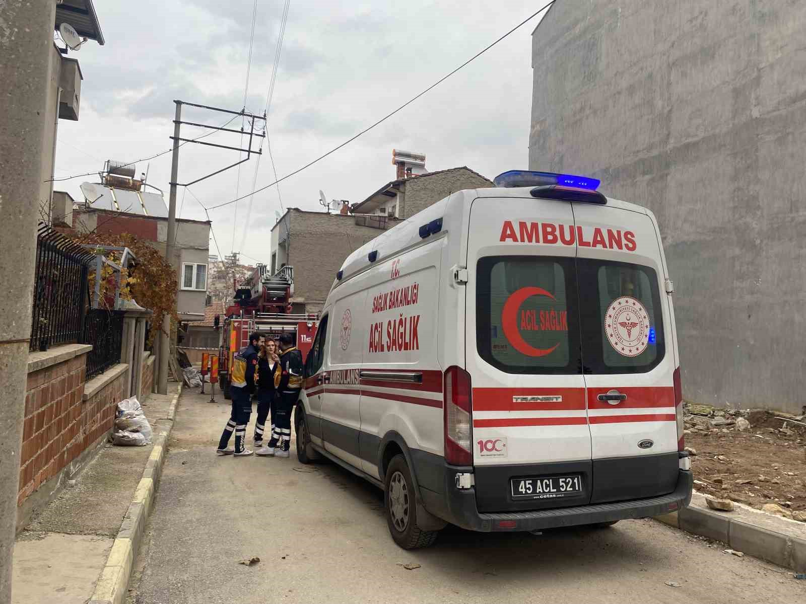 Alaşehir&rsquo;de korkutan yangın
