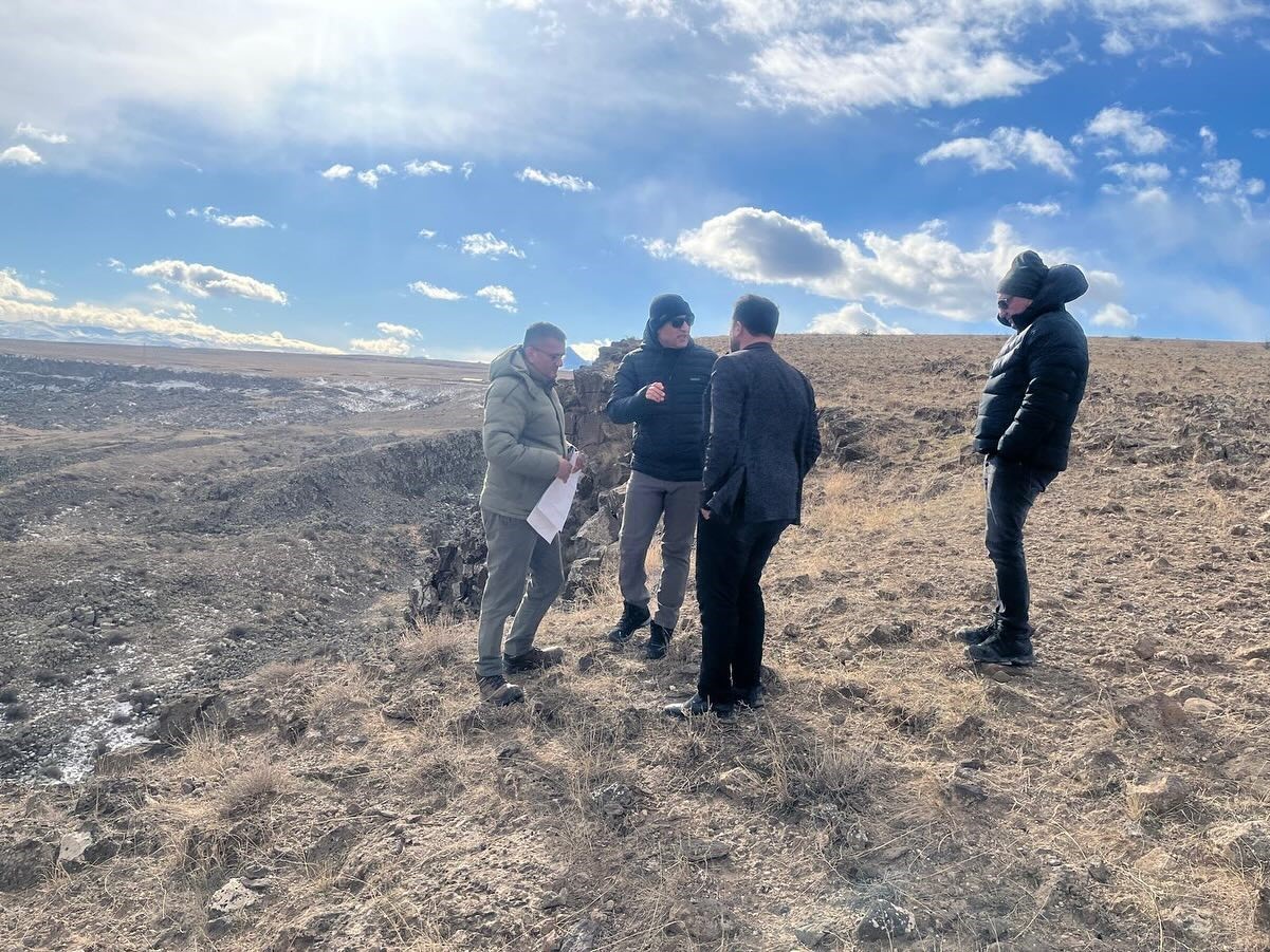 Kars&rsquo;ta k&ouml;ylerde mera incelemeleri devam ediyor
