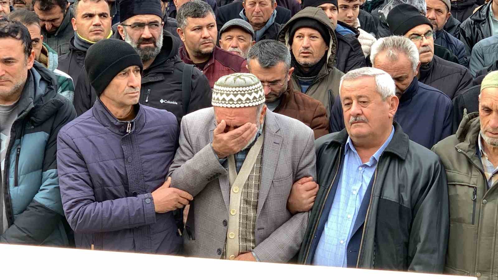 Cinayete kurban giden üniversiteli taksici Karaman’da toprağa verildi