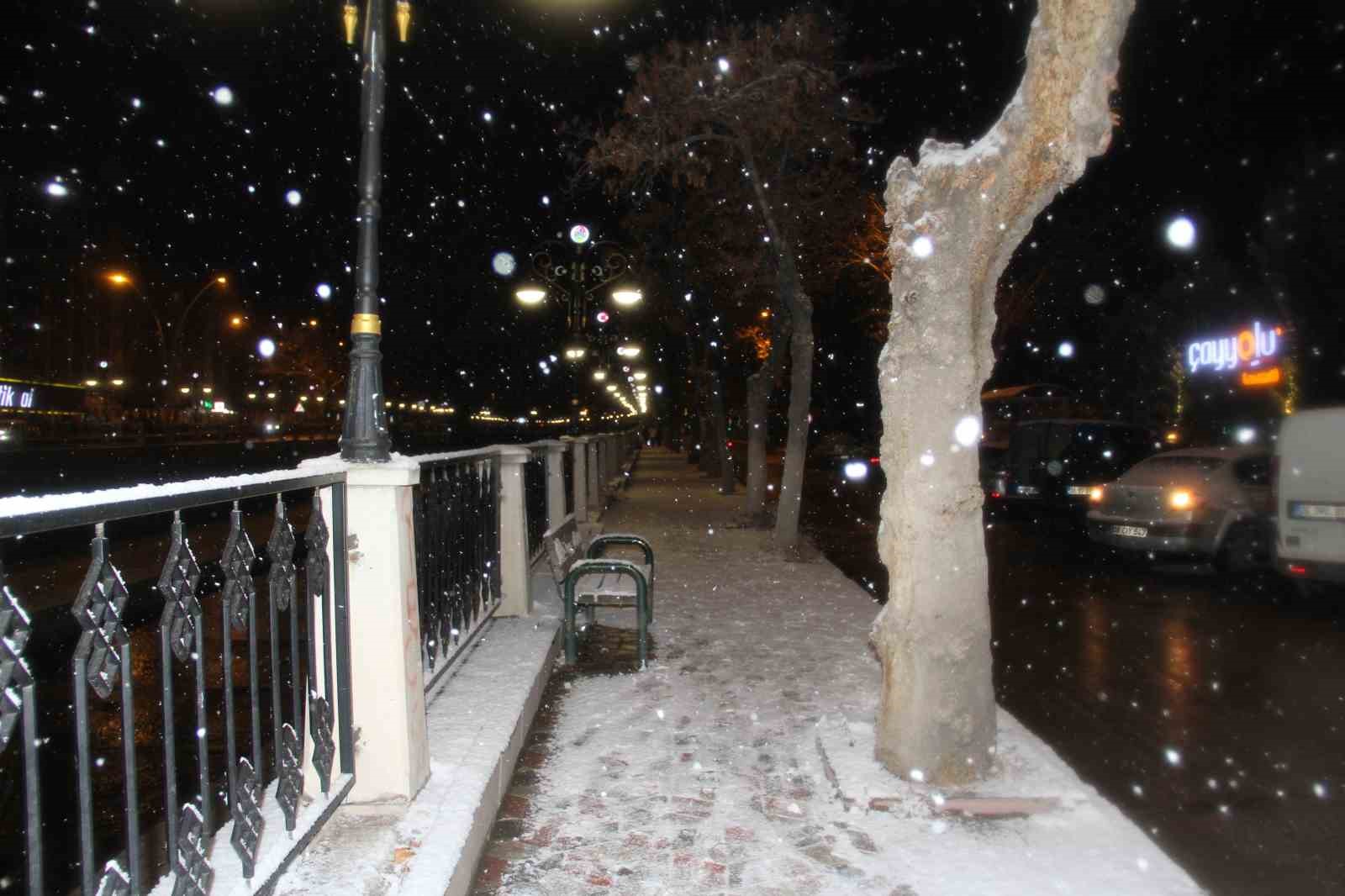 Çankırı beyaza büründü
